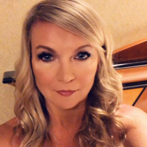 Meet your Posher, Shelly - Picture 1 of 1